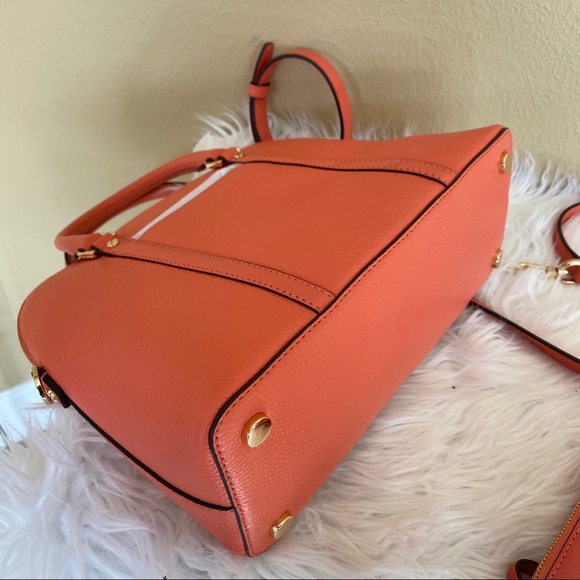 New Michael Kors Bedford legacy satchel - Picture 4 of 10